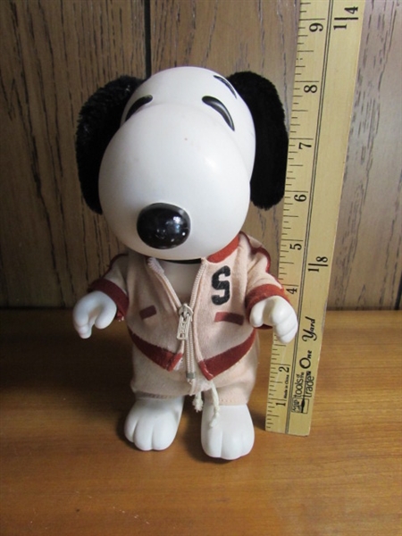 VINTAGE SNOOPY COMPOSITE BODY DOLL W/FAUX FUR EARS