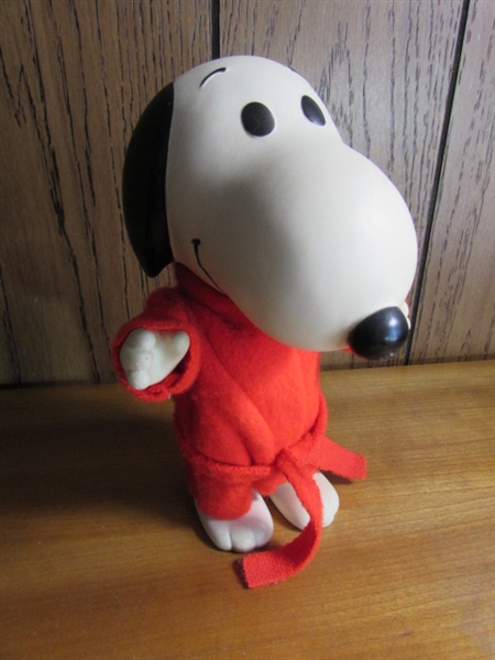 VINTAGE SNOOPY COMPOSITE BODY DOLL