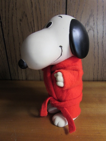 VINTAGE SNOOPY COMPOSITE BODY DOLL