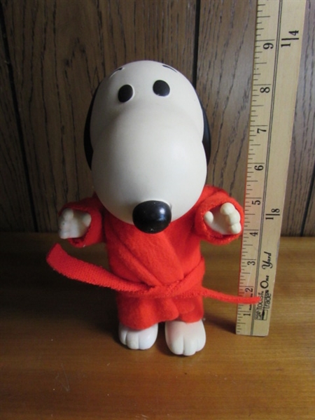 VINTAGE SNOOPY COMPOSITE BODY DOLL