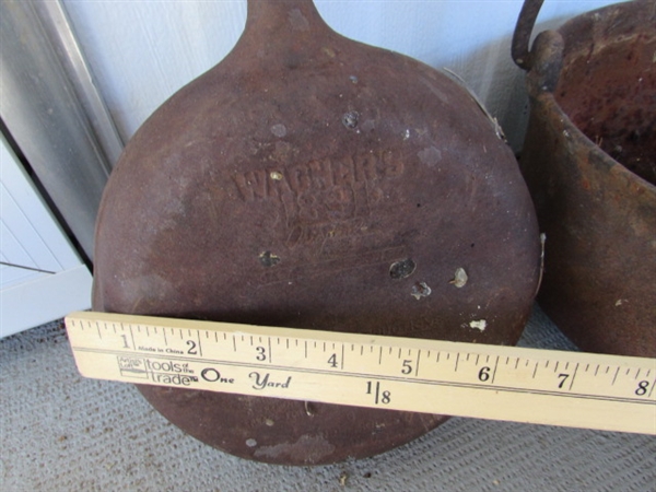 RUSTY CAST IRON TEA KETTLES, POT & FRYING PAN