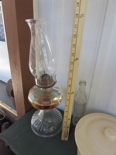 PAIR OF VINTAGE OIL LAMPS, STONEWARE POT & OLD BOTTLES