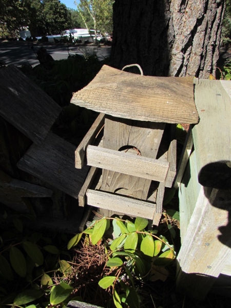 RUSTIC BIRDHOUSES, FEEDERS, HUMMINGBIRD FEEDERS