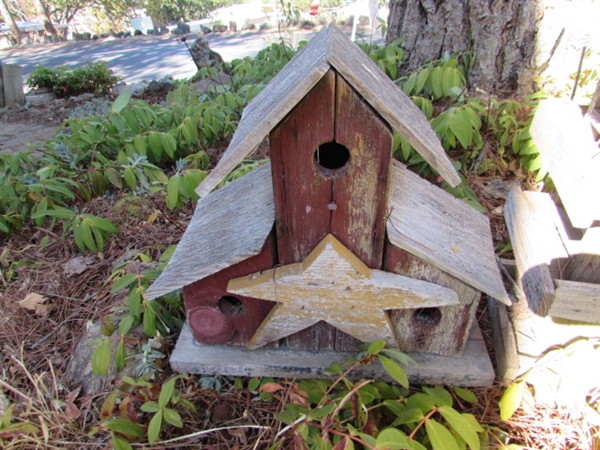 RUSTIC BIRDHOUSES, FEEDERS, HUMMINGBIRD FEEDERS