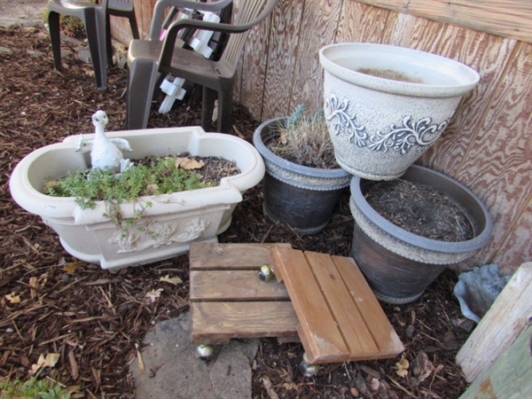 FAUX CLAY PLANTERS & ROLLING PLANT PLATFORMS