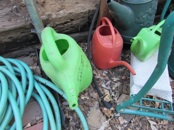 WATERING CANS, COLLAPSIBLE LEAF BIN, KNEELING PLATFORM & HOSE