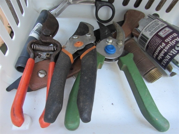 HAND TOOLS FOR GARDENING, POCKET HOSES, STORAGE UNIT, 8LB SLEDGE HAMMER & MORE