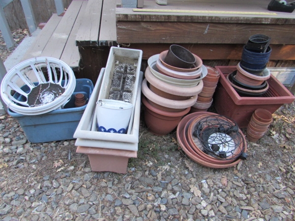 PLASTIC & TERRA COTTA POTS