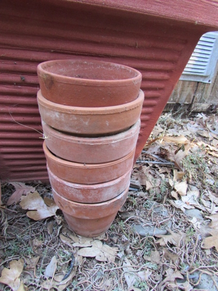 PLASTIC & TERRA COTTA POTS