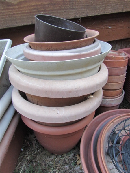 PLASTIC & TERRA COTTA POTS