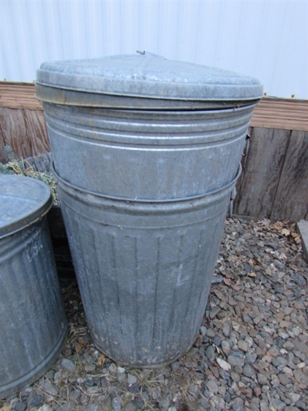 4 METAL TRASH CANS W/LIDS