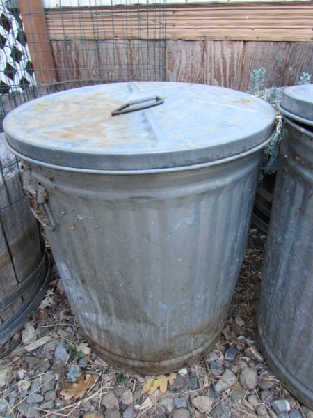 4 METAL TRASH CANS W/LIDS