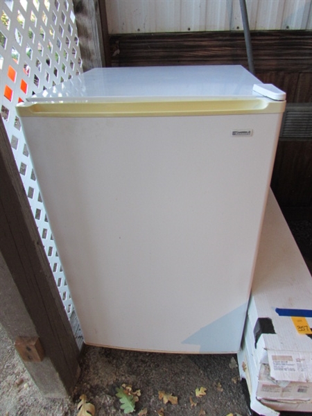 SMALL KENMORE UPRIGHT FREEZER