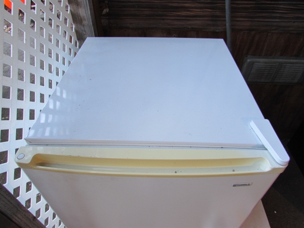 SMALL KENMORE UPRIGHT FREEZER