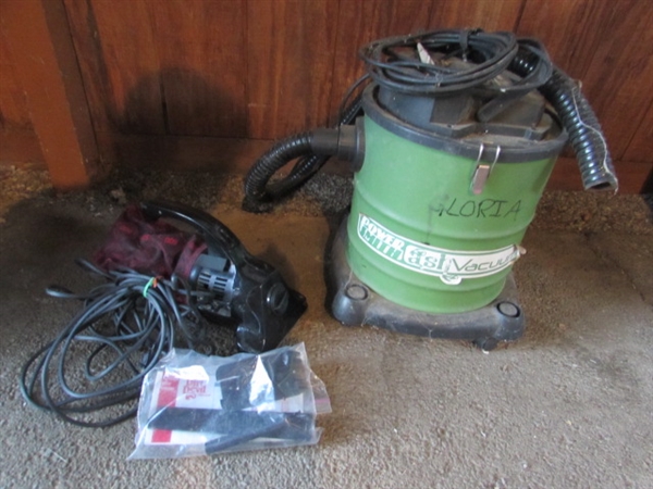 POWER SMITH METAL ASH VACUUM & HANDHELD DIRT DEVIL VACUUM - UNTESTED