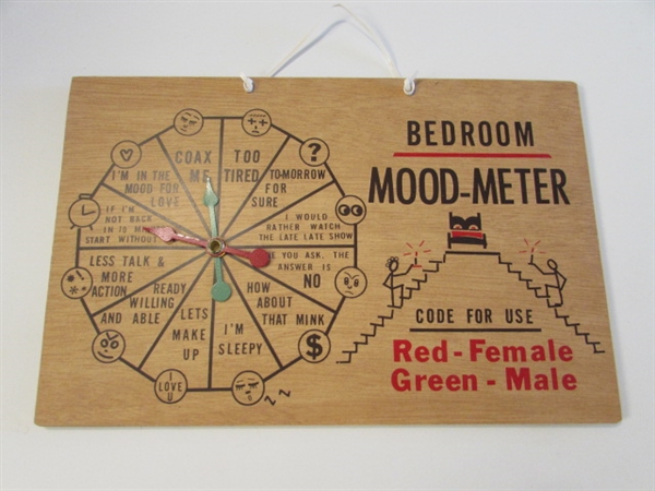 VINTAGE SIGN BEDROOM LOVE METER