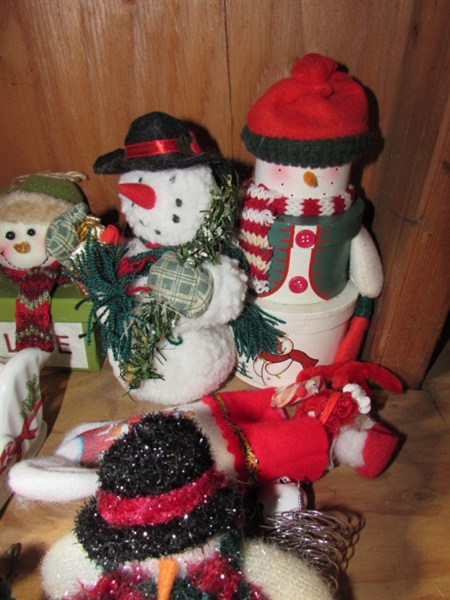 CERAMIC CHRISTMAS TREE & SNOWMAN THEMED CHRISTMAS DECOR