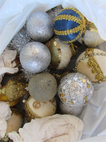 VINTAGE & MODERN CHRISTMAS ORNAMENTS & DECOR