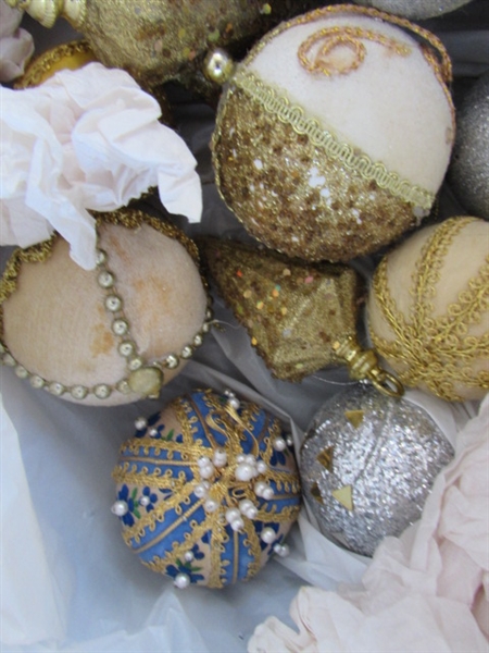 VINTAGE & MODERN CHRISTMAS ORNAMENTS & DECOR