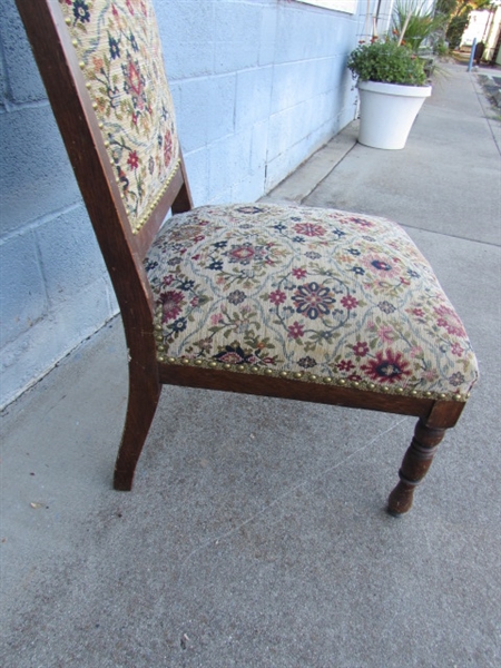 ANTIQUE OAK CHAIR W/UPHOLSTERED SEAT & BACK