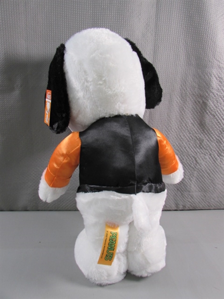 LARGE TRICK OR TREAT SNOOPY PLUSH