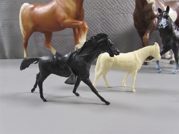 2 BREYER HORSES & FRIENDS