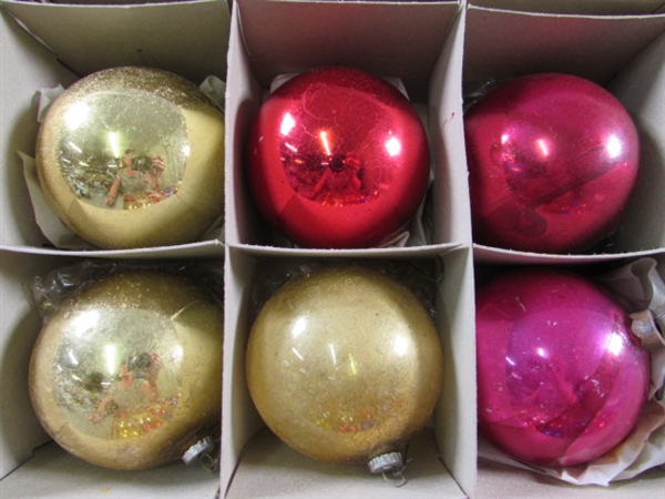 4 ORIGINAL BOXES OF VINTAGE CHRISTMAS TREE ORNAMENTS