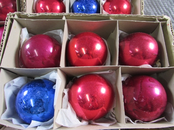 4 ORIGINAL BOXES OF VINTAGE CHRISTMAS TREE ORNAMENTS