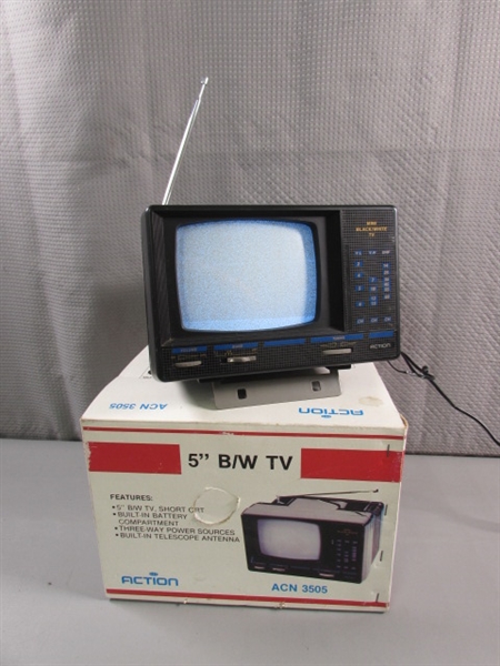 VINTAGE 5 B&W PORTABLE TV