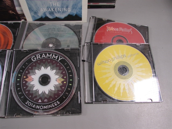 LARGE COLLECTION OF MUSIC CDS