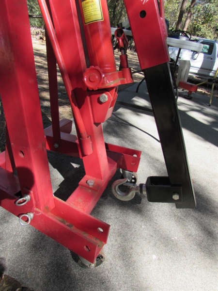 CENTRAL HYDRAULICS 2-TON SHOP CRANE/CHERRY PICKER/ENGINE HOIST