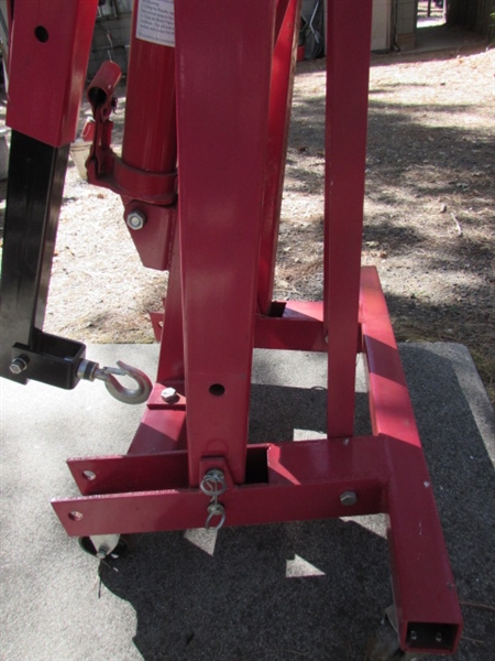 CENTRAL HYDRAULICS 2-TON SHOP CRANE/CHERRY PICKER/ENGINE HOIST