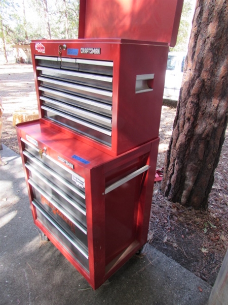 2-PIECE LOCKING CRAFTSMAN TOOL CHEST W/KEYS