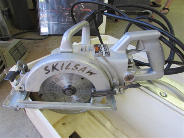 6.5 SUPER DUTY SKIL SAW W/ BLADES & STORAGE CHEST