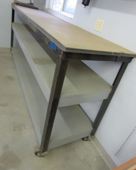 8' HEAVY DUTY WORKBENCH ON CASTORS