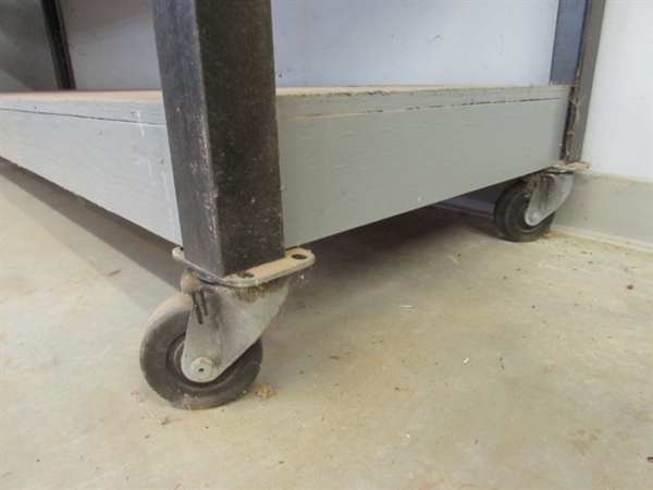 8' HEAVY DUTY WORKBENCH ON CASTORS