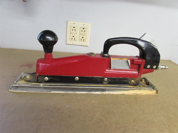 CENTRAL PNEUMATIC AIR STRAIGHT LINE SANDER