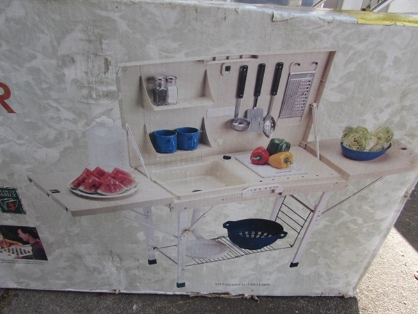 OUTDOOR KITCHEN/CAMPING SINK & FOLDING TABLE