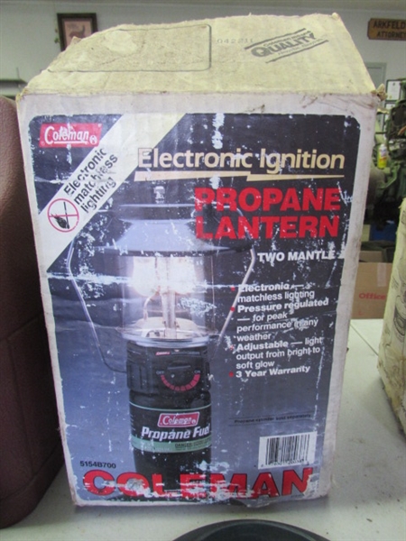 2 PROPANE LANTERNS & STOVE