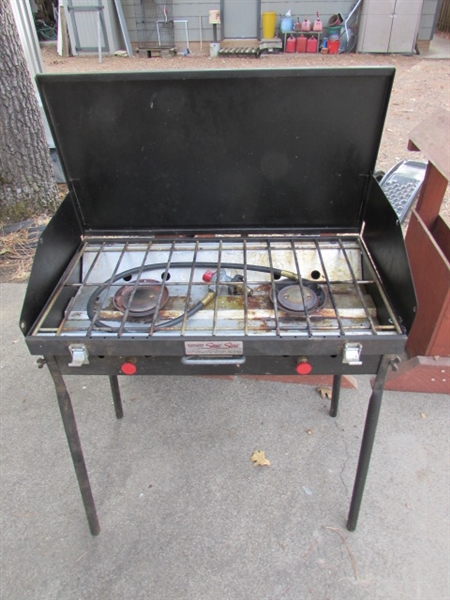 CAMP CHEF PROPANE STOVE ON STAND