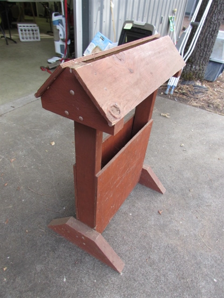 WOODEN SADDLE RACK