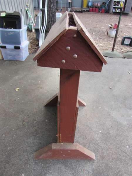 WOODEN SADDLE RACK