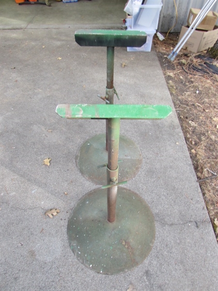 ADJUSTABLE HEIGHT METAL STANDS