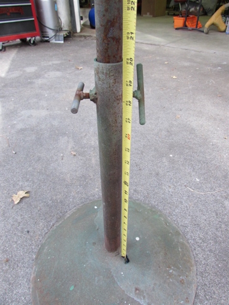 ADJUSTABLE HEIGHT METAL STANDS