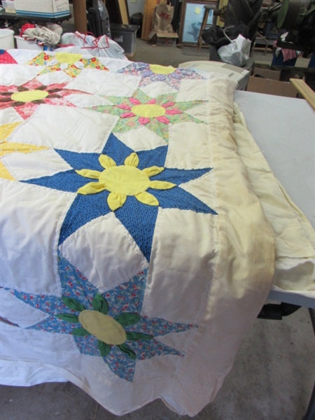 VINTAGE/ANTIQUE STAR DAHLIA CUTTER QUILT