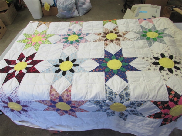 VINTAGE/ANTIQUE STAR DAHLIA CUTTER QUILT