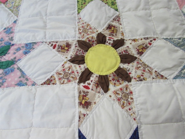 VINTAGE/ANTIQUE STAR DAHLIA CUTTER QUILT