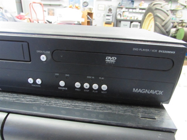 MAGNAVOX VCR/DVD PLAYER COMBO W/VHS STORAGE