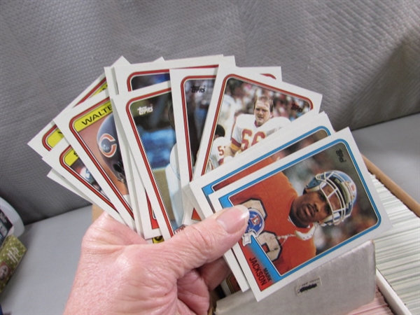 FOOTBALL TRADING CARDS