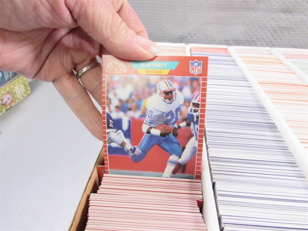 FOOTBALL TRADING CARDS